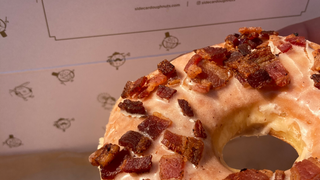 Food Review: 2020 Sidecar Maple Bacon Doughnut